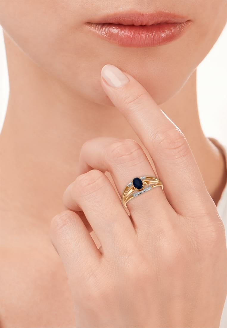 Кольцо с сапфиром и бриллиантами из красного золота (арт. 2002505)