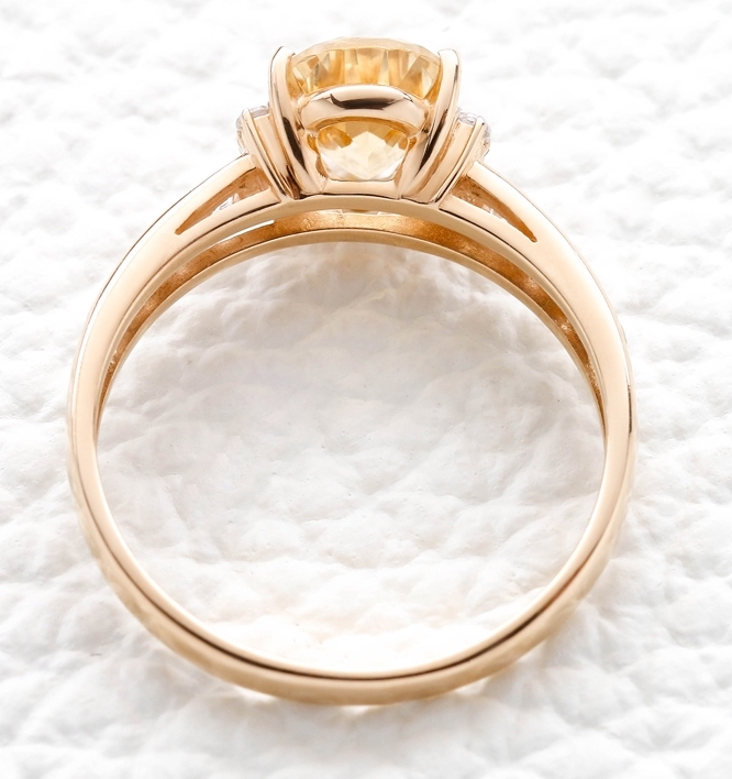 Кольцо с цитрином и фианитами из красного золота (арт. 2380873)