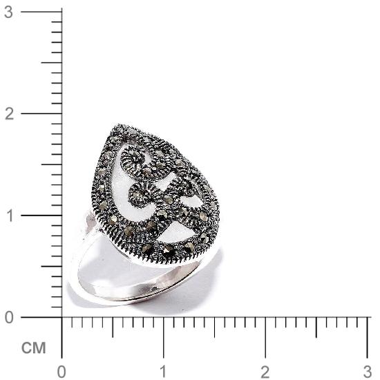 Кольцо с перламутром и марказитами из серебра (арт. 905373)